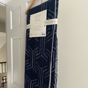 Throw blanket